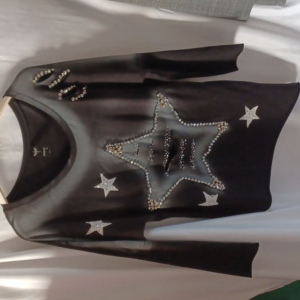 Zarga funky fun top/tunic, assymetrical hem, rhinestones & studs
